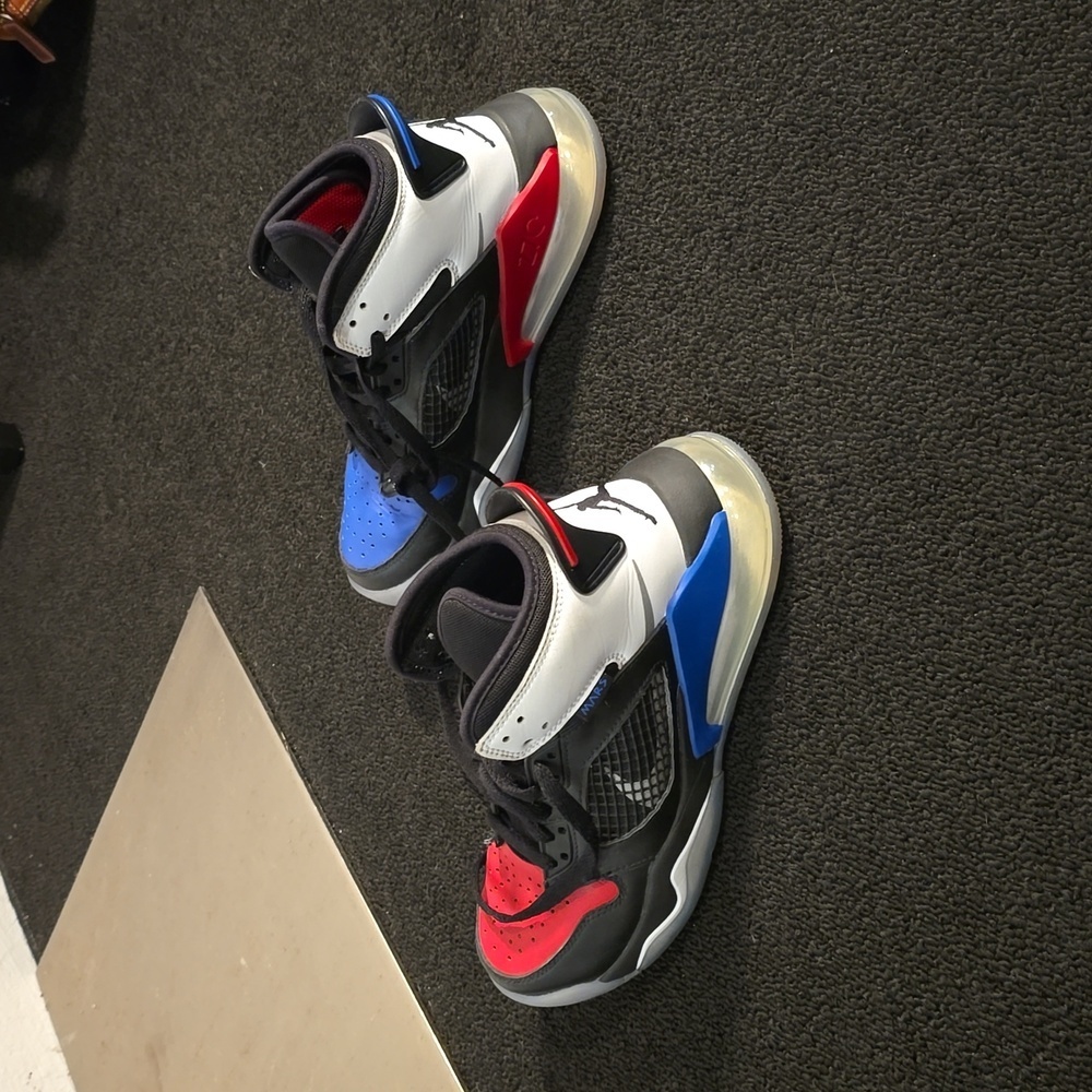 Air Jordan's - Picture 5 of 12